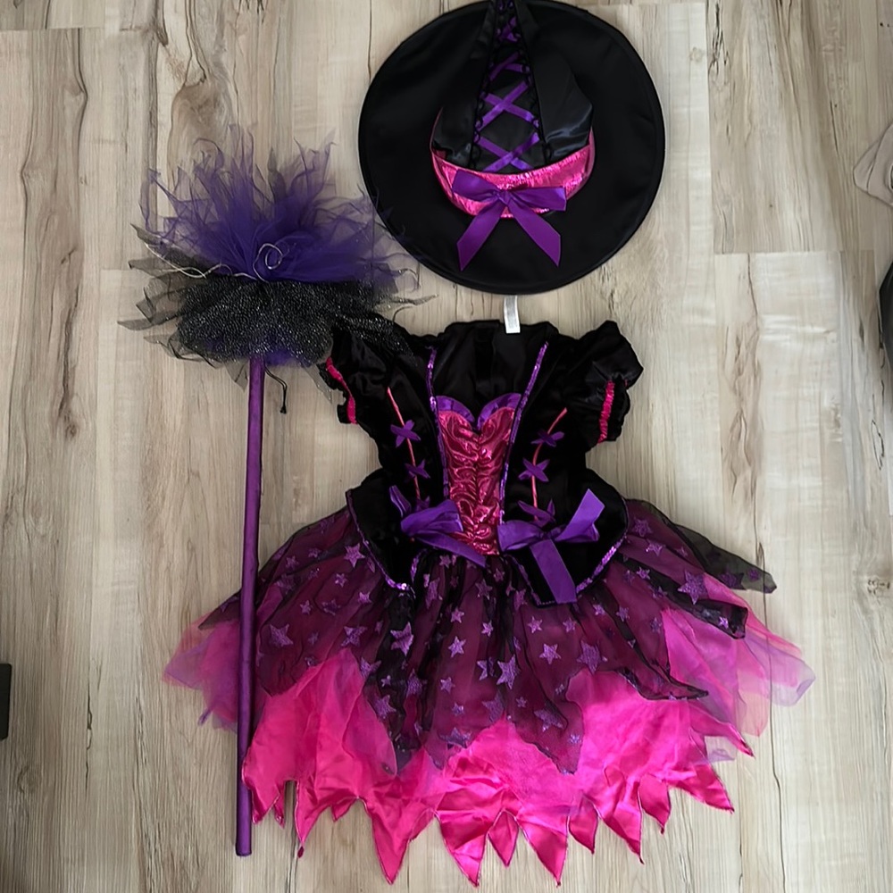 Kids 3 piece light up dress and broom witch outfit ! Halloween size small
